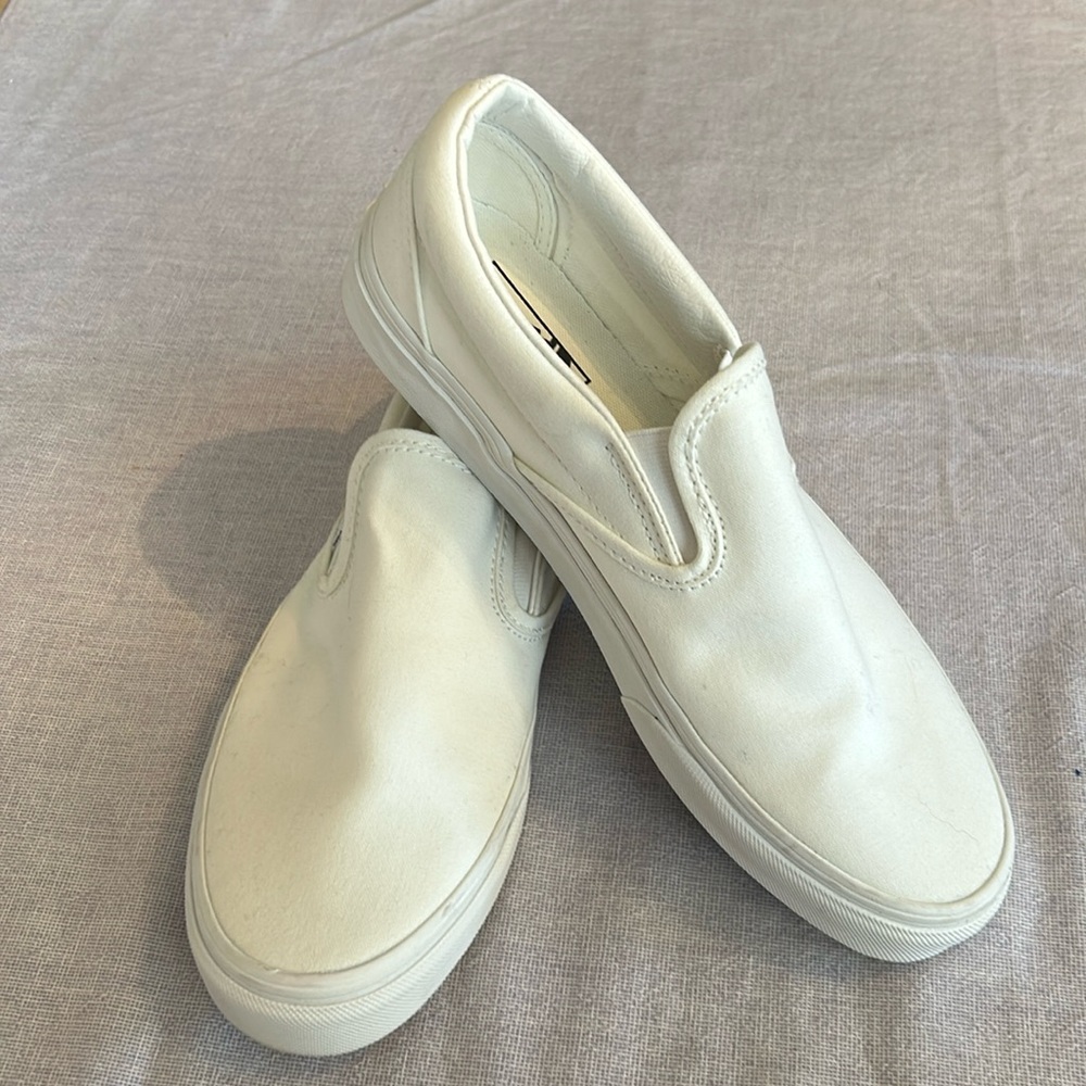 NWOT Vans shoes